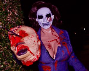 Erika Klash Instagram - 🔪🩸🎃 The Shape 
(Mikal Myers) 🎃🩸🔪
-
This gender-bent take on the slasher icon shows the character at a moment in time: directly after the events of the original 1978 Halloween film. After Dr. Loomis shot her 6 (7?) times, where did she go and what did she do (to him)? We shot this at the end of October in South Pasadena, using key locations where the John Carpenter classic was filmed.
-
🎃 Photos by @cashmonetdrag Edited by Me
🔪 Assisted by @janerivas_ & @rockmsakura 
-
🪡  @bea_dazzler 
💈  @thelomaprietta 
🔪  Dr. Loomis head @creepytwistsproductions 
🎃  Tombstone & Iron-on Patch @oyemoye_art
