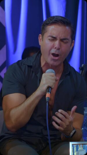 Ernesto D'Alessio Instagram - 🎤 Nos pusimos A RITMO DE BOHEMIA con nuestro querido @ernestodalessio y canciones inolvidables 🎶

📲 Capítulo completo en nuestro canal de YouTube @bohemiatvoficial (link directo en bio)

🎶
🎶
🎶

#aritmodebohemia #ardb #musica #nightshow #musicaenvivo #canaldeyoutube #bohemia #ernestodalessio #musicamexicana #musicadeamor #musicadedespecho