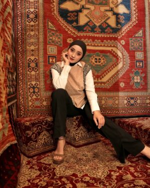 Errina GD Instagram - Proudly Present New Couple Set Series🤍

Couple set batik with nice design, good materials and elegant for daily or formal events!! available in 4 Series. Check it out now!! 

Special thanks for @farahcarpetsofficial for nice venue and great hospitality ❤️

Chat us for more details:
Whatsapp : 081188811183
Shopee : Lenshan.id
Tokopedia : Lenshan
Tiktokshop : Lenshan.id
Offline Store : 
📍Ruko commercial park blok G no 17 kota wisata cibubur
📍Alun Alun Indonesia West Mall, Mall Grand Indonesia Lt 3

#coupleset #seragam #batikmodern #stylewithlenshan