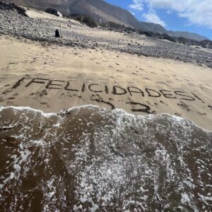Esmeralda Pimentel Instagram - HAPPY BIRTHDAY, ESME!
🦋❤️🌊✨

Gracias por tanto tantísimo amor. Dios, te volaste la barda! 
Estoy rodeada de muchísimo amor y eso me convierte en una afortunada. Wow! Y pensar que esto es solo el inicio de my Rebirth! 

CONFÍO! 🦋