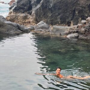 Esmeralda Pimentel Instagram - HAPPY BIRTHDAY, ESME!
🦋❤️🌊✨

Gracias por tanto tantísimo amor. Dios, te volaste la barda! 
Estoy rodeada de muchísimo amor y eso me convierte en una afortunada. Wow! Y pensar que esto es solo el inicio de my Rebirth! 

CONFÍO! 🦋