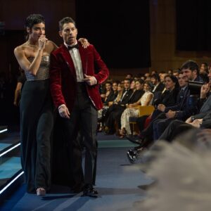 Esmeralda Pimentel Instagram - El mejor regalo de Navidad que la vida me pudo haber dado. 

Solo tengo palabras de gratitud para @premiosforque y para mis admirados Rafa González Lasso, Yolanda, Dani y a todo el equipo dirección, Produccion, sonido, creativo, a @egedainternacional @rtve por su confianza y apoyo. Porque desde el día 1, me di cuenta que estaba rodeada de los mejores y porque son un cracks! 
Que delicia colaborar así! ✨

Pero sobre todo, quiero agradecerte a ti @adrian_lastra 
“El Vallecano”, hermanito mío, por tomarme de la mano y hacer de cada ensayo, un parque de diversiones para crear, soñar, cantar, disfrutar! 
No me cansaré jamás de contarle al mundo el ejemplo de generosidad que me diste, de lo talentoso que eres, de cómo te comes el escenario porque amas enormemente esta vocación a la que le rendimos homenaje. 
Esto no fue una gala, fue una masterclass! 
Ya escribí en mi cartita a Santa, hacer una serie y una peli juntos! 💪🏽

Gracias amada y enorme Verónica Forqué. Sé que tuvimos tu bendición, y tu Magia se hizo presente. 
Besos vuelan hasta a ti. 🦋

Gracias a mi equipo maravilloso @maydelmanager @rafapontessss  @robertosiguero @victorblancostudio 

Gracias España 🇪🇸 por tantísimo amor!