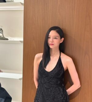 Esom Instagram - #FERRAGAMOFW24 #FERRAGAMO #페라가모 @FERRAGAMO #ad