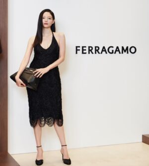 Esom Instagram - #FERRAGAMOFW24 #FERRAGAMO #페라가모 @FERRAGAMO #ad