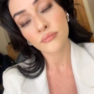 Actress Esra Bilgiç HD Instagram Photos and Wallpapers June 2024