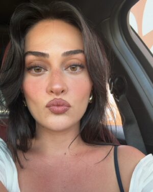 Esra Bilgiç Instagram - 🪼👁️