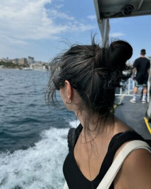 Esra Bilgiç Instagram - 🤍