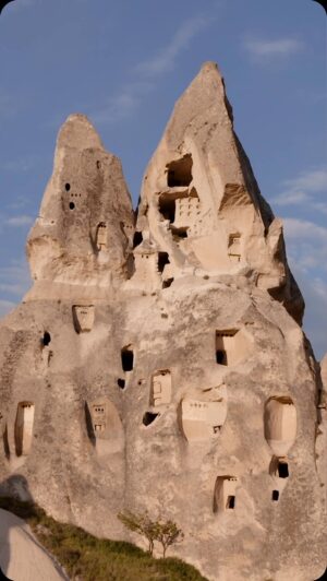 Estas Tonne Instagram - Beyond time and space…Cappadocia dust…
See you, Turkey, in September ❤️🎶🕊️
🎬 @geri_dagys 
#estastonne #cappadociadust #turkey #oneheartsound