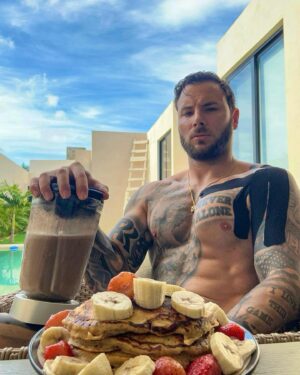 Esteban Martínez Instagram - Recovery 🪫