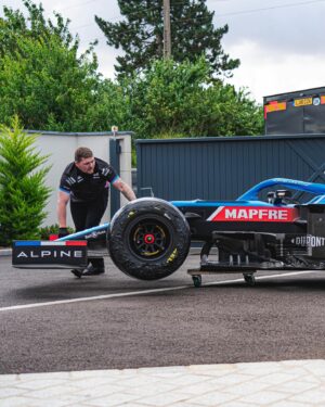 Esteban Ocon Instagram - My @alpinef1team race winning car has a new home 💙 an extremely special day as we welcome the Hungarian GP A521 to the family garage! 🏆