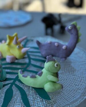 Estelle Lefébure Instagram - Happy birthday to my  little sunshine 
#petitcoeur ❤️
#dinosaurstories

@ilonasmet @kamran.ahmed17 🙌