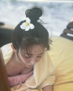 Actress Esther Liu HD Instagram Photos and Wallpapers August 2024
