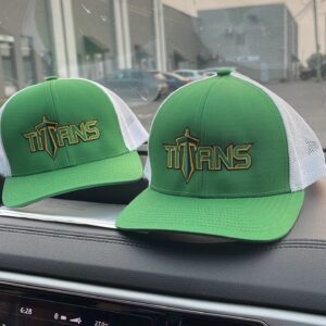 Étienne Boulay Instagram - Nouveau défi 🏈 pour @hayden_latendresse qui jouera avec les Titans de St-Jean cette saison @dorchesterstitansfootball !!! Tellement fier !!!