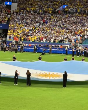 Eugenia Suárez Instagram - QUE LINDO ES SER ARGENTINO