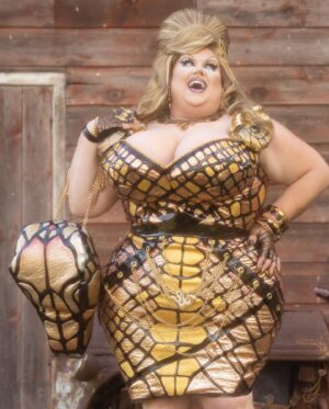 Eureka O'Hara Instagram - “God likes my tits, God made tits.” - Snooki
•
When coming up with the opening lewk for NJ I knew I wanted to draw inspiration from non other than reality TV Icon @snooki She has always been my New Jersey Queen. 
•
💇‍♀️: @wigsandgrace 
💄: @lorislatex 
👗: @marcosquared 
💍: @roxbycox
📸: @gregendries