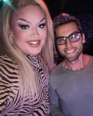 Eureka O'Hara Instagram - I love my freckles and my Friends. #photodump @heartweho

Hair restyled @makeupbyjimmy