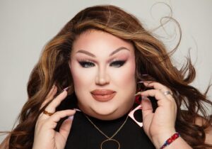 Eureka O'Hara Instagram - I haven’t had eyebrows since I was 19. Sometimes I go out in the day and feel really uncomfortable so Transfer brows have become my answer. #eurekabrows Are out now on eurekaohara.com
Meet the color Burnette!
. 
Hair @sincityve 
Photo @vadellaphoto