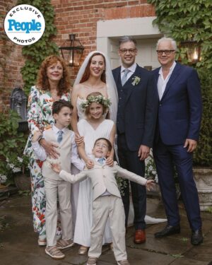 Eva Amurri Martino Instagram - Eva Amurri has found her ‘Happily Eva After!’ 💗

The actress and lifestyle blogger, who is the daughter of Susan Sarandon and director Franco Amurri, tied the knot with chef Ian Hock at Windrift Hall in New York’s Hudson Valley on June 29.

Read all about it at the link in our bio. | 📷: @taralynnlawtonphoto