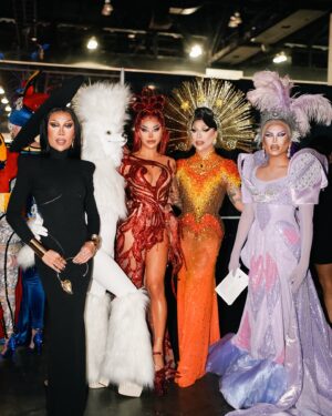 Eva Le Queen Instagram - Walking the pink carpet as your Filipina Global Glamazon 🌎🇵🇭

Wearing custom couture by @leoalmodal 
Headpiece & Earrings by @leoalmodal
Styled by @ryujishiomitsu