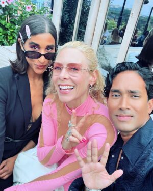 Eva Röse Instagram - Happy Pride! Firar livet och kärleken med livets strössel. @samuelastor #lolazackow Snart kommer vi @broomeemma @stockholmpride @moxystockholm #pride