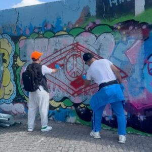 Evgeny Savin Instagram - Говорят , последние дни плохо работал ютуб и пока он вообще работает и мы можем с вами видеться то выдаем СЕГОДНЯ ФИНАЛЬНЫЙ ВЫПУСК с #евро2024 вместе с @chelovek.cilveks.human 

ОСТАВИЛИ СЛЕД НА БЕРЛИНСКОЙ СТЕНЕ @fcsm_official , УВИДЕЛИ БОМБЕЗНЫЙ ФИНАЛ и ПОПАЛИ В ЗАМЕС 🤞🏆✊🔥

В общем было максимально горячо - ЗАЛЕТАЕМ ПО ССЫЛКЕ В ПРОФИЛЕ 😎