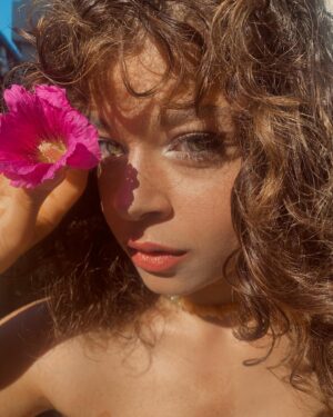Eylül Ersöz Instagram - bayramın son günüyse🌸🌻🍒