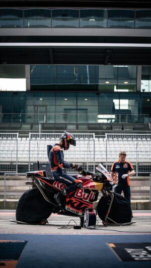 Fabio Wibmer Instagram - Childhood Dream!!
Riding a MotoGP bike 🔥🤯
Thank you @redbull , @ktmfactoryracing & @26_danipedrosa for the opportunity.
Full video on my YouTube channel ⚡️