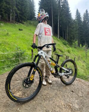 Fabio Wibmer Instagram - Saalbach was a vibe 🔥🙏
Check out „A Day in my Life“ vlog on my YouTube channel.
Shoutout to everyone for coming to Glemmride. It‘s been a blast 🤝 See you next year @saalbach_com