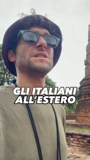 Fabrizio Colica Instagram - Quando un #italiano vede un monumento all’estero
