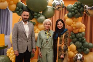 Faghiheh Soltani Instagram - در این روزهای غریب 
وجود و حضور شما عزیزان دلم
مایه ی امید و خوشبختی ست .. 

تنها خودمان میتوانیم لحظاتمان 
را زیبا و ناب بسازیم ♥️
✔️ تولد دکتر محبوب قلبمون :
#دکتر_ایرانچی 
و هنرمندان گرانقدر : 
#مهیمن_پوراندخت 
#شهناز_شجاعی 
و 
#کامران_تفتی 

@kamrantaftiofficial 
@zahrasaeidi25 
@dr_iranchi 
@kathy_nikpouy 
@faribatalebi 
@negin_sedgh_gooya 
@fakhrisoltani1 
@noura_hashemi 
@rabeh_oskouie 
@somayehmirmajidi_beauty_salon 
@shahnazshojaei 
@nazaninn59 
@nazlii.amini 
@bakt.ir.ro 
@runak_rezaeinezhad 
@Keyxosrow
@shiva.khosroumehr 
@shivapakniat_makeupartist 
@Saeidehaghouei
@mozhde.arjmand_peyvand
@larissa_morad 
#اکرم_محمدی 
#افسر_اسدی 

با تشکر ویژه از رفیق نابم که باعث‌اصلی این اتفاق مبارک بود #کتایون_نیکپوی 
و

با تشکر از اسپانسر های گرامی 
که این شب زیبا رو برای ما رقم زدن 👌🏻👑🎂🎈🎊🎁🎉
@keymode
@gol_dezire
@atrias_restaurant
عکاس 
@photomhmmd
@edrisbaghdadchiofficial

#بازیگران#بازیگران_زن #بازیگران_محبوب #دکتر_ایرانچی#تولد#مراسم