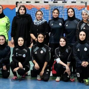 Faghiheh Soltani Instagram - ظهر امروز از ساعت ۱۳ دیدار دو تیم هنرمندان و منتخب ملی‌پوشان ایران در سالن رسانه برگزار شد.
این دیدار برای تشویق زنان به ورزش، با حضور چهره‌های مطرحی از دنیای هنر و ورزش برگزار شد که با استقبال خوبی نیز همراه شد و تیم ملی هنرمندان ایران با شش گل دیدار تدارکاتی را به ملی‌پوشان منتخب ورزش‌های مختلف واگذار کرد.

ترکیب تیم هنرمندان  در این مسابقه به شرح زیر بود:

 فقیهه سلطانی ( کاپیتان) - المیرا دهقانی - فرناز امینی ( مدیر رسانه )- فاطمه ابراهیمی - مونا فتحی مقدم- فریبا طالبی - مهدیه نساج - نازنین کیوانی - بهاره امینی - زهرا محمودوند - پریناز کنگاوری - سمیه سلطانی - نیلوفر هوشمند 

مدیریت تیم فوتسال هنرمندان : #شهناز_شجاعی 
مربی #سوگل_عرب 
کمک مربی #مونا_فتحی_مقدم
 و طراحی لباس #رمیصا_عقیلی 

همچنین تیم منتخب ملی‌‌پوشان با ترکیب زیر وارد میدان شد:

مهرسا عبداللهی (ملی‌پوش ووشو)، مژگان رحمانی (دارت)، دلارام ذاکرانی (دوچرخه سواری)، فاطمه حسینی (موی‌تای)، مریم یوسفی (هندبال)، نازنین خاتمی (سپک‌تاکرا) 

معصومه رضازاده نیز هدایت این تیم را به عهده داشت.

قضاوت این دیدار به عهده فاطمه علیپور، سمانه میرصانع و نادیا اسکندری بود.
ممنون از دوستان هنرمندی که ما رو در این مسابقه همراهی کردند .♥️👑 بانوان : 
#شهناز_شهبازی
#مهناز_شیرازی
پ.ن
البته شانس با تیم مقابل یار بود .. زیرا  من امروز مصدوم بودم و نتونستم بازی کنم .. وگرنه ده تا گل خورده بودن
 🤪😆😁👊👊