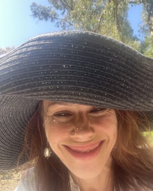 Fairuza Balk Instagram - Big hat weather. Sending my love out to you all. I’m happy to be in the countryside for a change. Big love ❤️