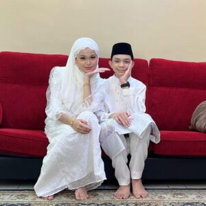 Faizal Hussein Instagram - Salam Aidilfitri Maaf Zahir Batin 2022 🤍