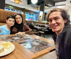 Faizal Hussein Instagram - Happy 14th birthday @fazrick.faizal .Love u till the end …