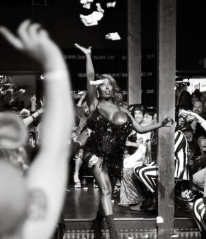 Fantasia Royale Gaga Instagram - 🖤👩🏾‍🦰

#WITB #everywhere #fantasiaroyalegaga #queenofthestrip #showgirl #dragula #dragqueen #burlesque