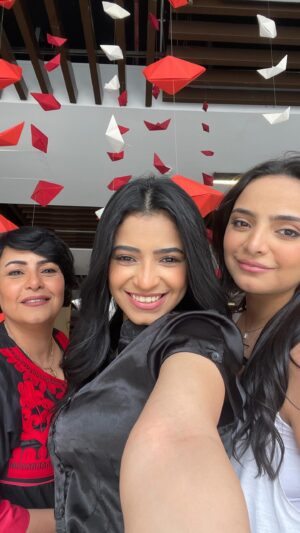 Farah Anany Instagram - احنا وقعنا ف ستين نيلا 💃🏻🙆🏻‍♀️