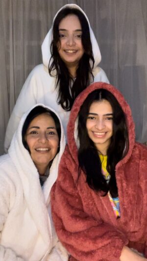 Farah Anany Instagram - الشتا ده محتاج حاجه من ٣ حروف ❤️😄