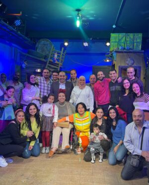Farah Anany Instagram - الف مبروك يا احلى ام و اشطر نجمه .. 
دايماً فخوره بيكي و هفضل طول عمري اتعلم منك زي ما انتي من اول يوم و لحد دلوقتي بتعلميني و بتعرفيني يعني ايه فن و مسرح و تمثيل و حببتيني ف كل حاجه انا بعملها و عايزه اعملها دلوقتي .. تعالوا اتفرجوا على فاطمه محمد علي و هي بتبدع لمدة ساعه لوحدها عالمسرح .. و اوعدكوا انكوا هتتبسطوا ❤️