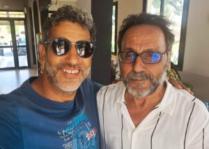 Farid Regragui Instagram - الصدفة خير من ألف ميعاد...سعدت بلقائك اخي...صديقي وابن خالي سمحمد الصغير Sghimoh Mohsghi 
#famille #amitie #theatre #cinema #acteurs #voyage #izk #khemisset