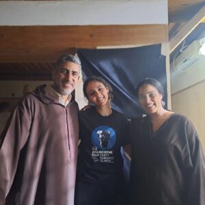 Farid Regragui Instagram - Nouvelle aventure et très belle expérience..un film réalisé par la plus jeune réalisatrice kenza Tazi; j'avais l'immense plaisir d'être parmi vous; très heureux aussi de rencontrer Nadia kounda pour la,1ère fois sur un plateau..Merci infiniment chère kenza et je te souhaite beaucoup de chance.
@kenzatazi.dop
@nadiakoundaofficial