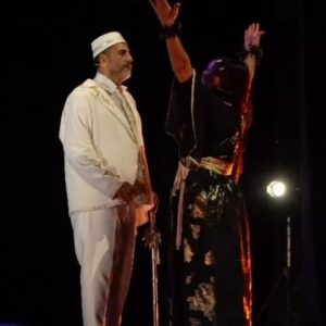 Farid Regragui Instagram - مسرحية الفيشطة لفرقة ارتيليلي اخراج @nasseuramine merci à @soufiianeben 

#spectacle #theatre #public #creation #actor #actress #scenographie #🙏🏻🙏🏻🙏🏻