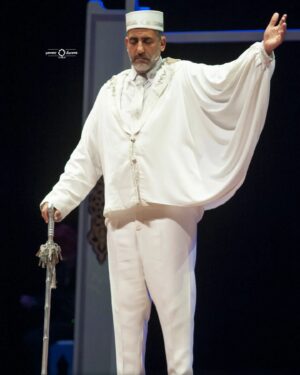 Farid Regragui Instagram - لقطات للممثل فريد الركراكي @farid_regragui_officiel من مسرحية الفيجطة للمخرج أمين ناسور
#photography #theatre_mohamed_5 #theatre #maroc
