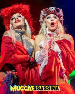 Farida Kant Instagram - Una delle fantastiche serate del Venerdì notte di @muccassassinaofficial  in compagnia della vincitrice della terza stagione di @dragracees @pititaqueen  e della@mia favolosa sister @le_riche.official  e ovviamente, tutti voi miei meravigliosi.