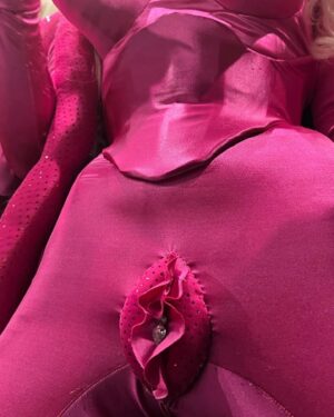 Farida Kant Instagram - Pink party by @wepartygroup for @muccassassinaofficial 
Special guest @bigmamaalmic.
I love my dragpower. 

Ph @nicolas_nreal