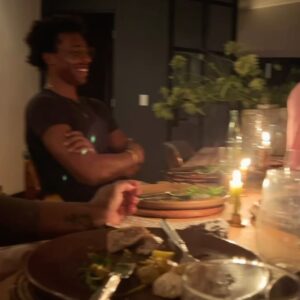 Fatima Robinson Instagram - Summering with the Family☀️🌻👙🍉⛱️🐝🧜‍♀️🛬