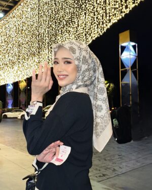 Fatin Afeefa Instagram - good to be back

hijab: @roseveltgroup