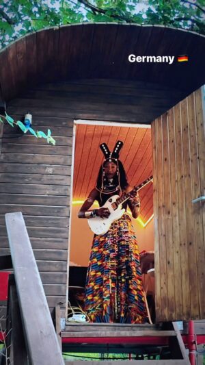 Fatoumata Diawara Instagram - Thank you Germany 🇩🇪 for your love ❤️ ! We had a wonderful time! Loveeee ✊🏾