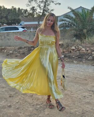 Fearne Cotton Instagram - Just a girl (OK middle aged woman) standing in a car park, trying to get a nice pic for Instagram (not realising her dress is transparent)