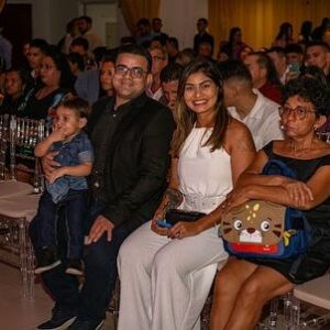 Felipe Colares Instagram - Ontem foi um dia grandioso para o esporte na cidade de Macapá. O Prêmio SEMEL Felipe Cabocão Colares - Melhores no esporte 2023 - homenageou nosso eterno campeão @felipecabocaoufc , reconhecendo a importância do seu legado para esporte amapaense, assim como valorizou outros grandes atletas e treinadores que se destacaram em diversas modalidades no ano passado. Esse momento se torna importante para a história do esporte na capital, pois reconhece os esforços e desafios dos atletas profissionais que carregam a bandeira no nosso Estado pelo mundo afora, assim como Felipe sempre fez, com muito orgulho, garra e coração. 
Diante disso, deixo registrado aqui meu agradecimento ao secretário de esporte do município @brunoigreja pelo convite e pela linda homenagem, além, claro, da surpresa que veio no final: a SEMEL presenteará o Instituto Felipe Cabocão Colares - Pedrinhas de Ouro com os primeiros materiais esportivos para nossas crianças. Eu não tenho palavras para agradecer por isso.
Ademais, também parabenizo o secretário e toda sua equipe por idealizarem este momento regado de emoção, valorização e reconhecimento aos atletas da nossa cidade. Eles não merecem menos que isso. 
Parabéns!
.
#premio #homenagem #esporte #melhoresdoesporte2023