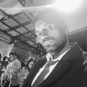 Felipe Contreras Instagram - ALGUNAS DE JUEGO DE ILUSIONES EN BLANCO Y NEGRO ♠️♥️♣️
.
¿ La están viendo ? Aún queda mucha historia por contar !! Los leo 😉
.
.
.
#backstage #blackandwhite #juegodeilusiones